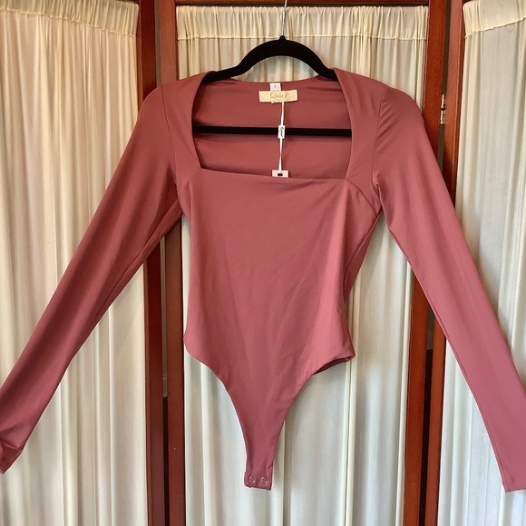 Quinsen Thong Bodysuit Square Neck Dusty Rose Color Size Small - Picture 1 of 7